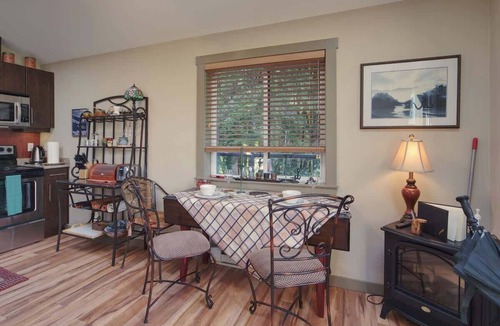 Port Renfrew Cabin | Quiet Romantic Getaway - Non Pet Friendly