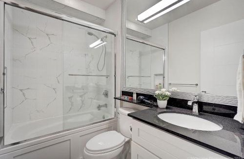 Dundarave House | Quiet Suites Up to 8 Guests Near DTVan Monthly Option