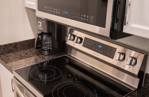 Upper Village Condo | Quiet Vibes Forest View A/C Pool BBQ Netflix | The Suite Life Whistler at Aspens