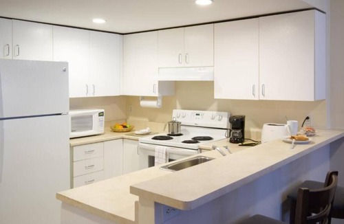 Quartier des Spectacles House | Rare Find! 4 Comfortable Units, Full Kitchen, Close to Chinatown