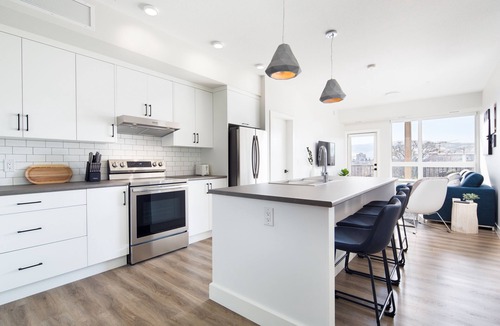North End Condo | RARE FIND DOWNTOWN | 2 Master Bedrooms w/ en-suites and King Beds | Sleeps 6