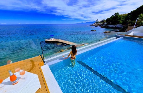 Santa Flavia Apartment | Red Coral with Sea Access & Shared Pool