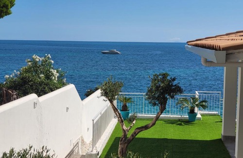Santa Flavia Apartment | Red Coral with Sea Access & Shared Pool