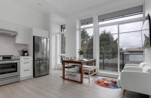 Fraserview House | Refreshing & New 3-Bedroom Vancouver Townhouse