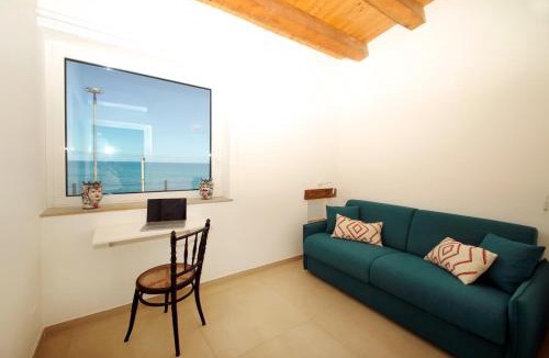 Marina di Caronia House | Relais Villa Giovanna - by the sea with garden