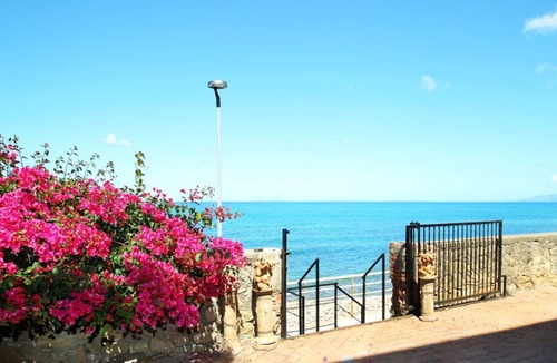 Marina di Caronia Cottage | Relais Villa Giovanna -on the sea with garden