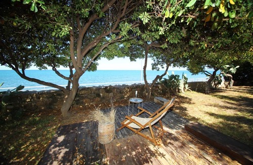 Marina di Caronia Cottage | Relais Villa Giovanna -on the sea with garden