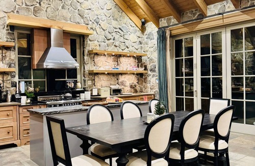 Marpole House | Relax, unwind, and feel at home. Your perfect vacation getaway