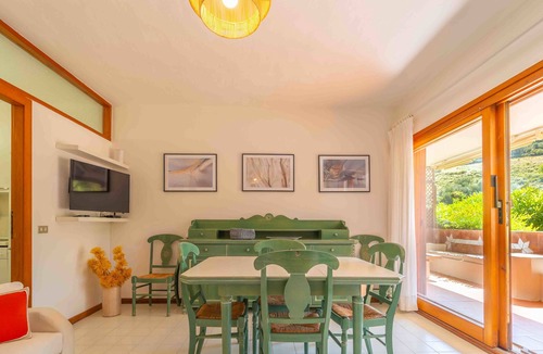 Portisco Apartment | Relaxing Garden | Family-Friendly, Garden, Beaches