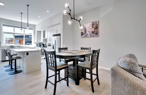 Southeast Calgary House | Remote Work Ready-2/Kitchens-2/AC/Lake Access/Near South Health Campus/Games
