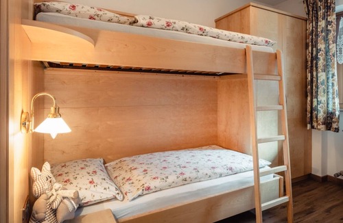 San Vigilio Apartment | Residence Corn - Standard Apartment 7 with Mountain View, Jacuzzi, Wi-Fi & Balcony