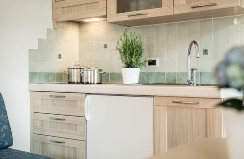 San Vigilio Apartment | Residence Corn - Standard Apartment 5 with Mountain View, Jacuzzi, Wi-Fi & Balcony