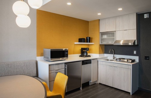 Downtown Calgary Hotel | Residence Inn by Marriott Calgary Downtown/Beltline District