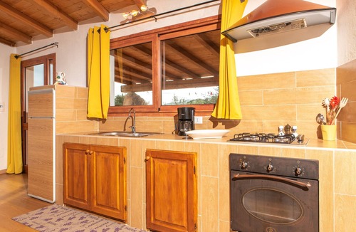 Telti Apartment | Résidence Villa Smeralda Executive – Upscale Apartment with Pool near Olbia