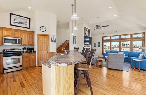 Ocean Hill House | Rest-A-Shore: Ocean View, Heated Pool, Hot Tub, Rec Room w/Pool Table