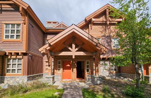 Panorama Apartment | Riverbend Townhomes by StayIn