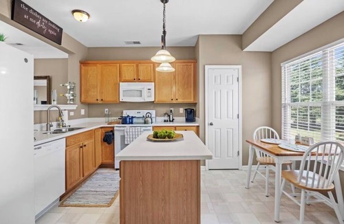 Mount Holly House | Riverfront Retreat w/Marina Access