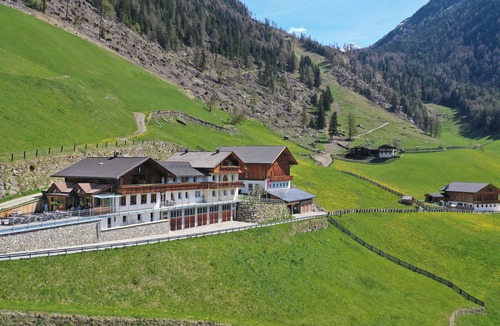 Campo Tures House | Roanerhof In the middle of nature, unique view (pet-friendly)