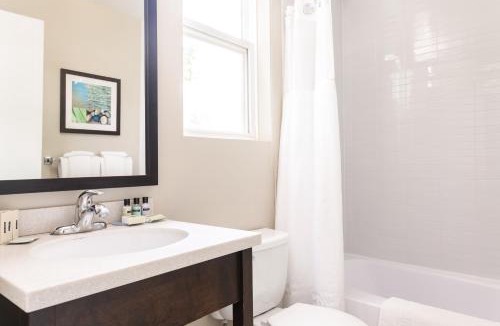 Charlottetown Hotel | Rodd Royalty