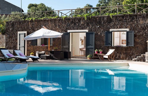 Ragalna Villa | Romantic country house with pool near Etna - DiCasaInSicilia