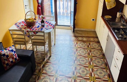 Partinico Apartment | Romys Balcony