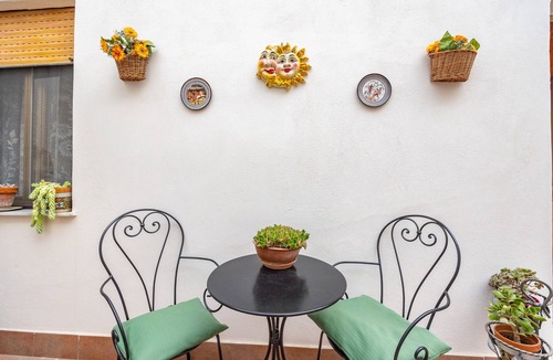 Ficarra Apartment | Room 'Appartamento 3 - Stanza 31' with Shared Terrace, Wi-Fi and Air Conditioning