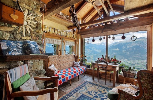 Charvensod Apartment | Room 'Camoscio' – Space and Comfort with Balcony and Alpine Views