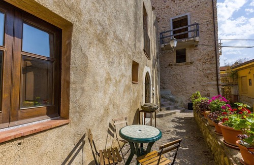 San Marco d'Alunzio Apartment | Room 'Casa Dello Aromatario' with Private Terrace