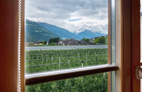 Castelbello-Ciardes Apartment | Room 'Golden' with Mountain View, Shared Terrace and Wi-Fi