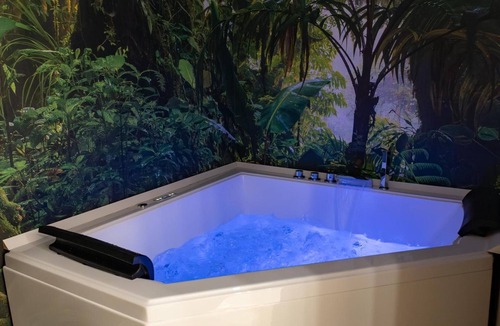 Palermo Apartment | Room 'Lolli Boutique Spa Al Massimo' with Wi-Fi and Air Conditioning