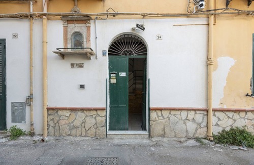 Palermo Apartment | Room 'Lolli Boutique Spa Al Massimo' with Wi-Fi and Air Conditioning