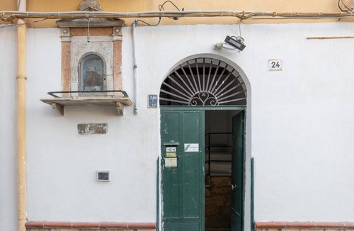 Palermo Apartment | Room 'Lolli Boutique Spa Al Massimo' with Wi-Fi and Air Conditioning