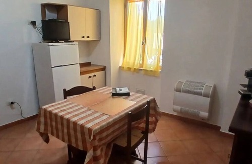 Rocca di Papa Apartment | Room 'Matrimoniale 2' with Shared Garden and Wi-Fi