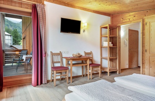 Rio Bianco Apartment | Room 'Naturidyll Mitterbach 4' with Mountain View, Shared Garden and Wi-Fi