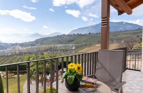 Merano Apartment | Room 'Passerblick Suite 2' with Mountain View, Wi-Fi and Air Conditioning