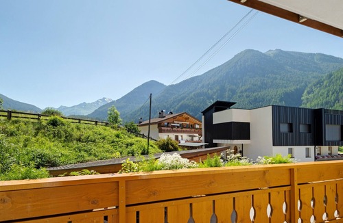 Valle Aurina Apartment | Room 'Pension Waldheim 11' with Mountain View, Shared Garden and Wi-Fi