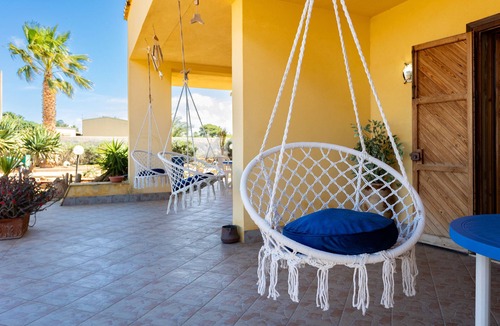 San Leonardo House | Room 'Ponente' with Sea View, Wi-Fi and Air Conditioning