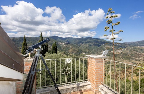 Patti Apartment | Room 'Salina' with shared terrace, shared garden and air conditioning