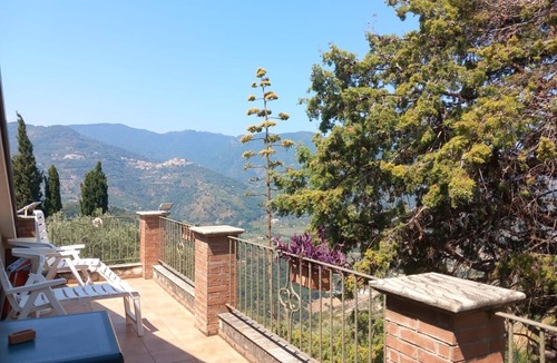 Patti Apartment | Room 'Salina' with shared terrace, shared garden and air conditioning
