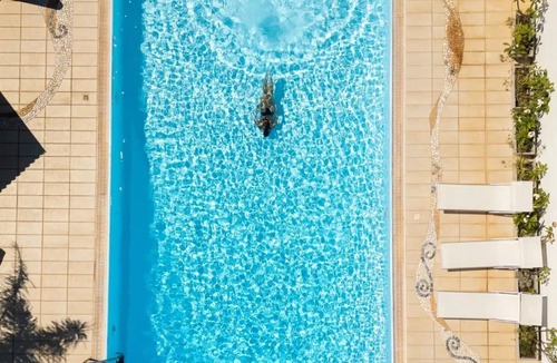 Marsala Apartment | Room 'The Suite' with Sea View, Shared Pool and Wi-Fi