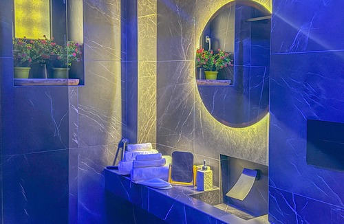Monte di Pieta Apartment | Rouge Suite - Jacuzzi in Palermo Center