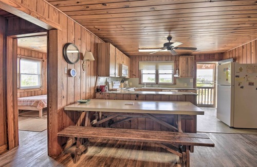 Holden Beach Cottage | Rustic Beachfront Cottage w/Deck & Boardwalk