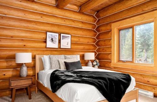 Golden Ski Chalet | Rustic Cabin Hideaway with BBQ Fire Pit and Mtn Views