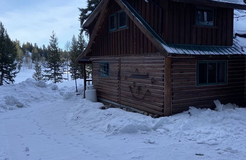 Merritt Cabin | Rustic cabins