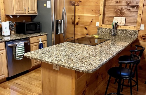 Fair Play Cabin | Rustic Escape on Lake Hartwell - Pet Friendly, Kayaks and Paddleboards Provided!