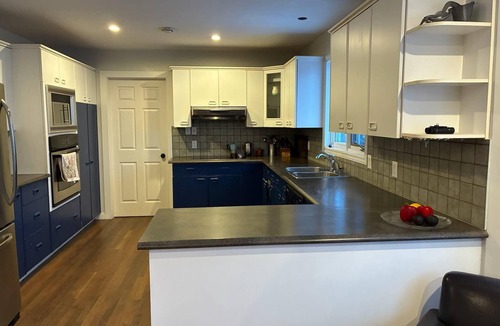 Steady Brook House | Rustic family chalet - On the Humber River!