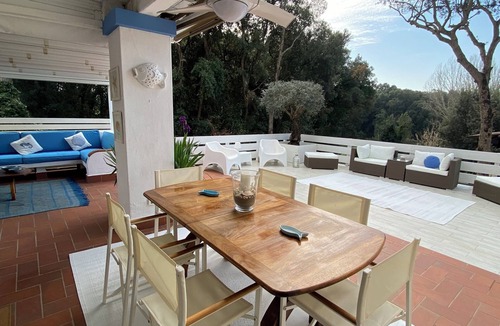 Sabaudia Villa | SABAUDIA CENTRO, Small villa surrounded by greenery on the lake