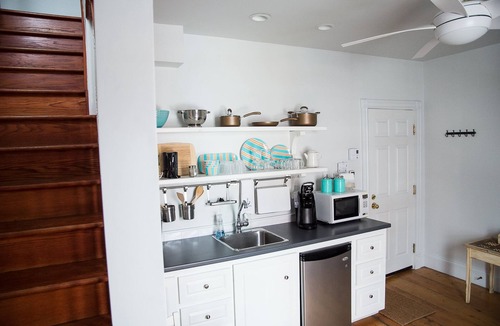 Lunenburg Waterfront Hotel | Salt Shaker Deli & Inn