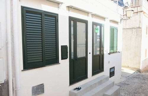 Ustica Apartment | Samuel House