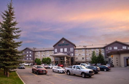 Southeast Calgary Hotel | Sandman Hotel & Suites Calgary South